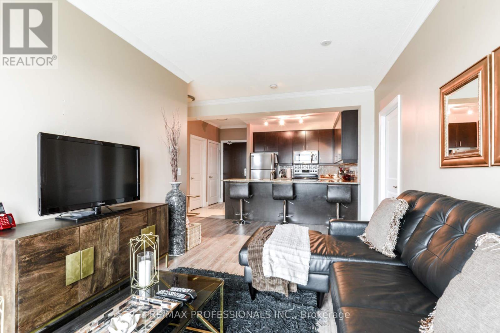 2205 - 100 John Street, Brampton, Ontario  L6W 0A8 - Photo 8 - W12802302