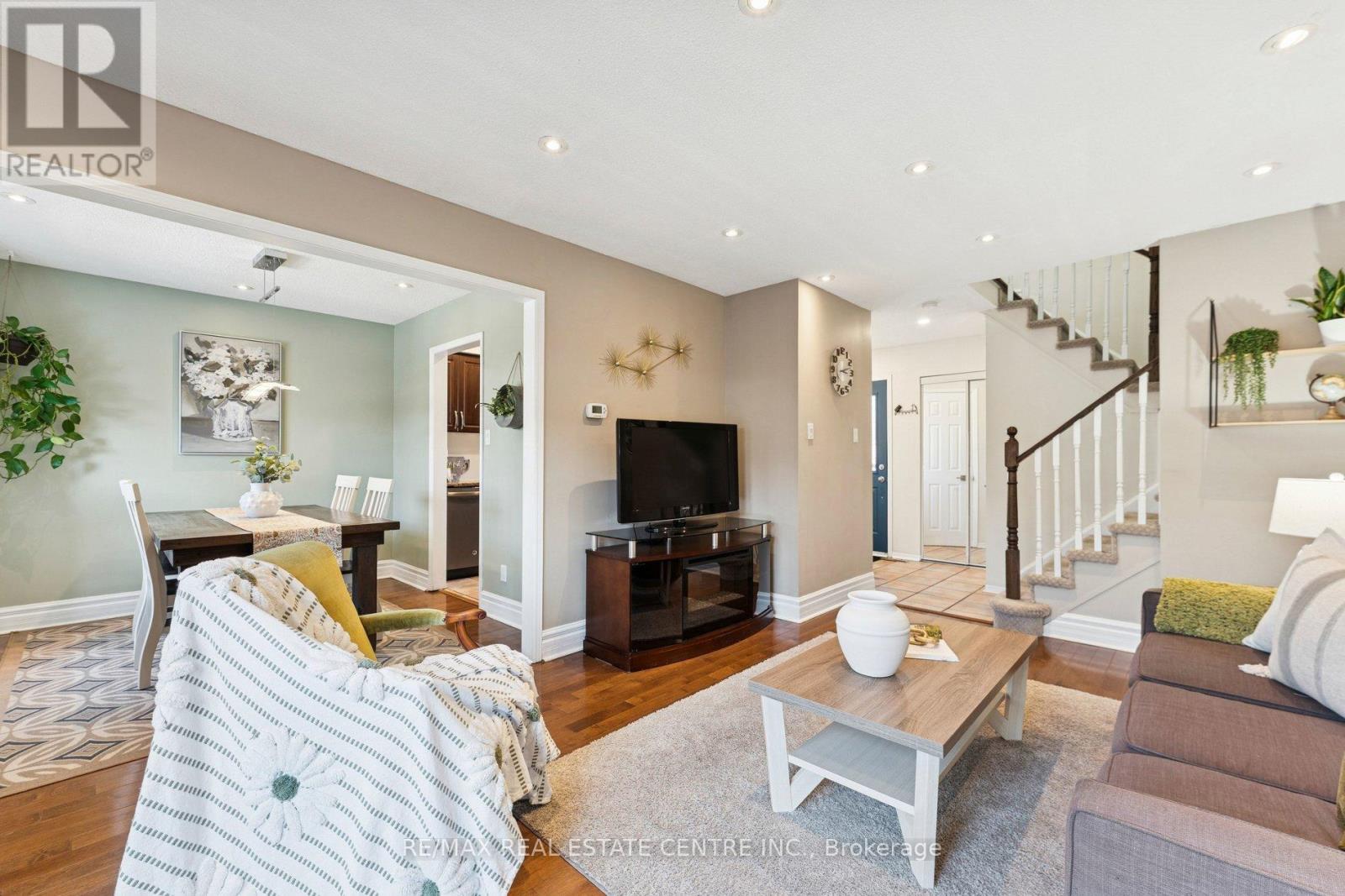 14 Glenmanor Drive, Brampton (Heart Lake West), Ontario  L6Z 3Z4 - Photo 13 - W12802328