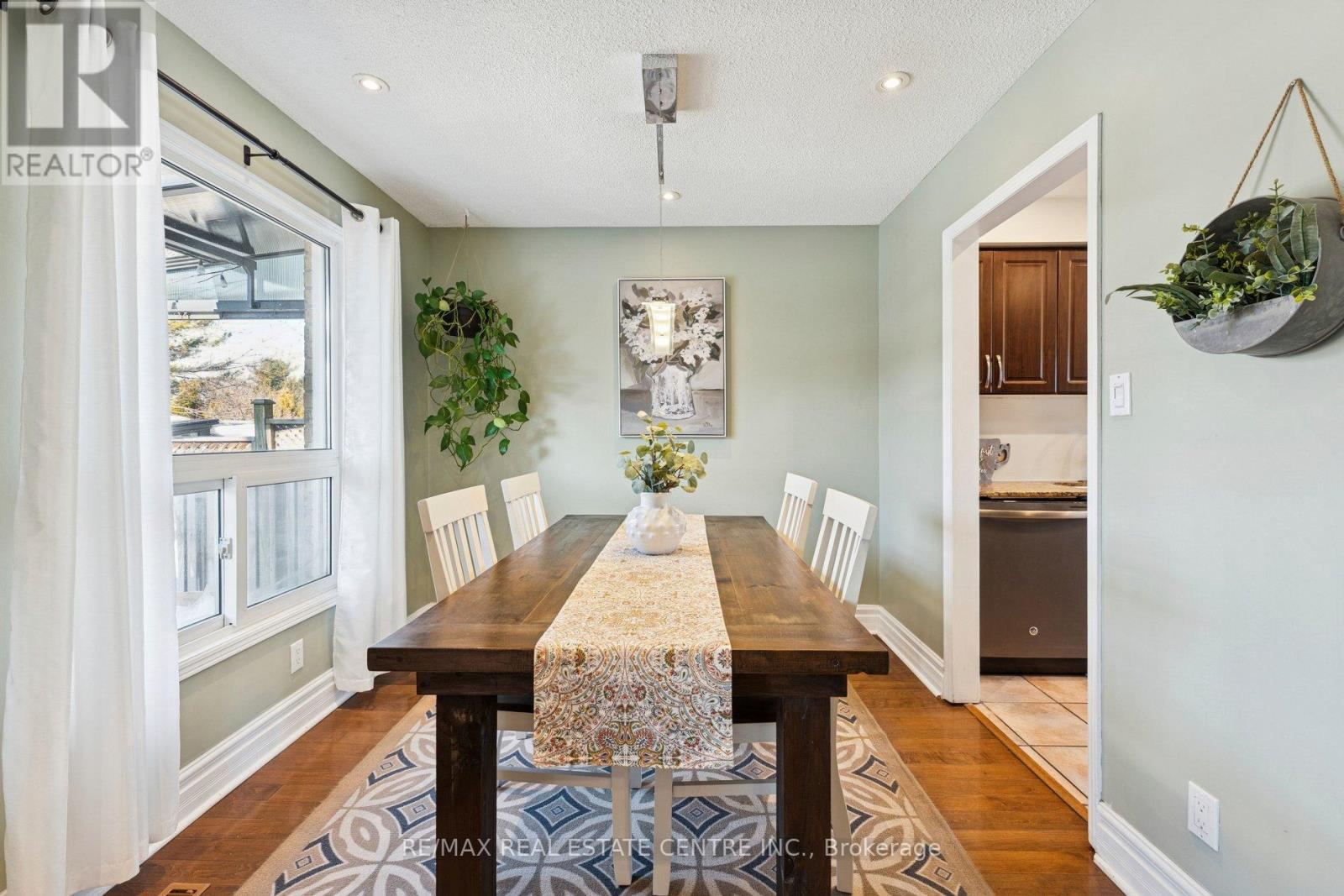 14 Glenmanor Drive, Brampton (Heart Lake West), Ontario  L6Z 3Z4 - Photo 14 - W12802328