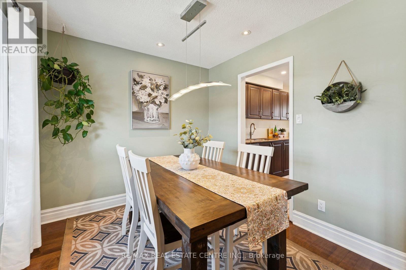 14 Glenmanor Drive, Brampton (Heart Lake West), Ontario  L6Z 3Z4 - Photo 15 - W12802328