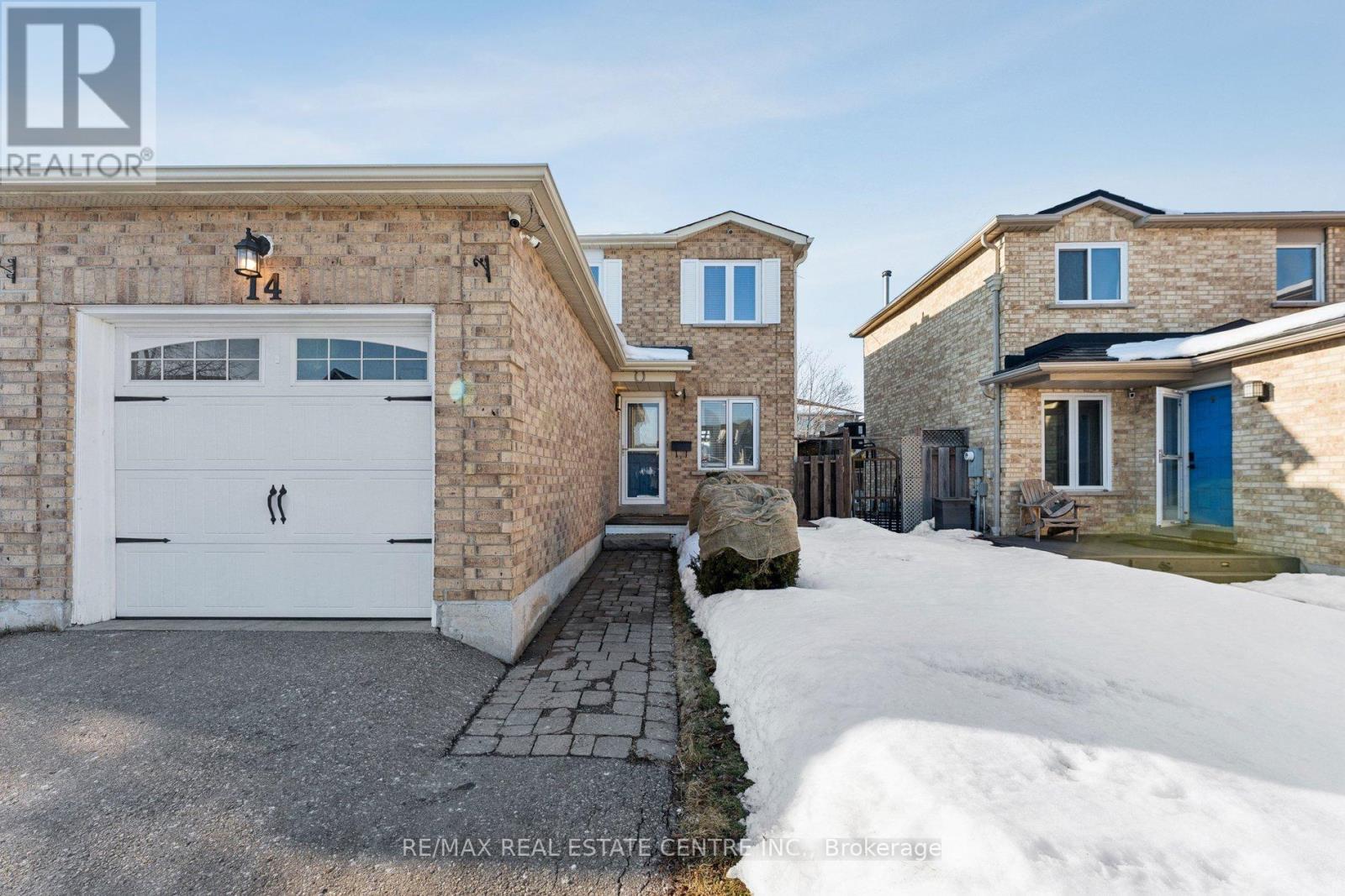 14 Glenmanor Drive, Brampton (Heart Lake West), Ontario  L6Z 3Z4 - Photo 3 - W12802328