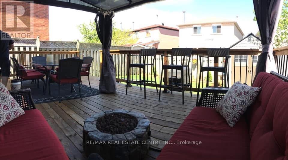 14 Glenmanor Drive, Brampton (Heart Lake West), Ontario  L6Z 3Z4 - Photo 49 - W12802328