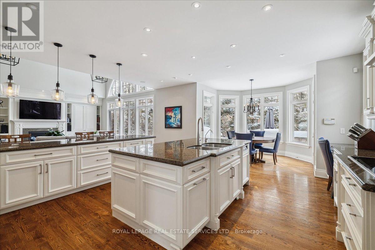 1730 The Pines, Mississauga, Ontario  L5J 4V5 - Photo 13 - W12802370