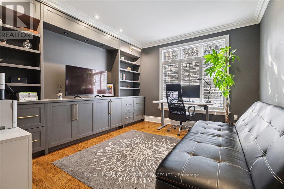 1730 The Pines, Mississauga, Ontario  L5J 4V5 - Photo 14 - W12802370