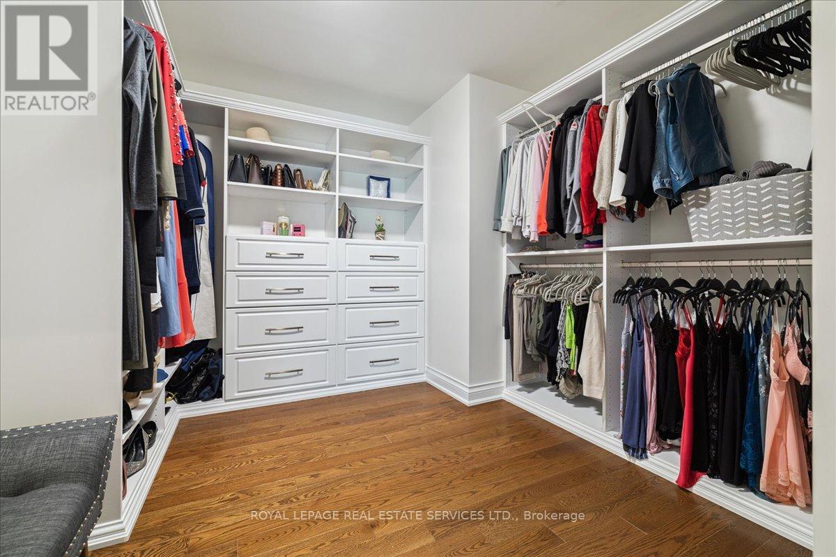 1730 The Pines, Mississauga, Ontario  L5J 4V5 - Photo 22 - W12802370