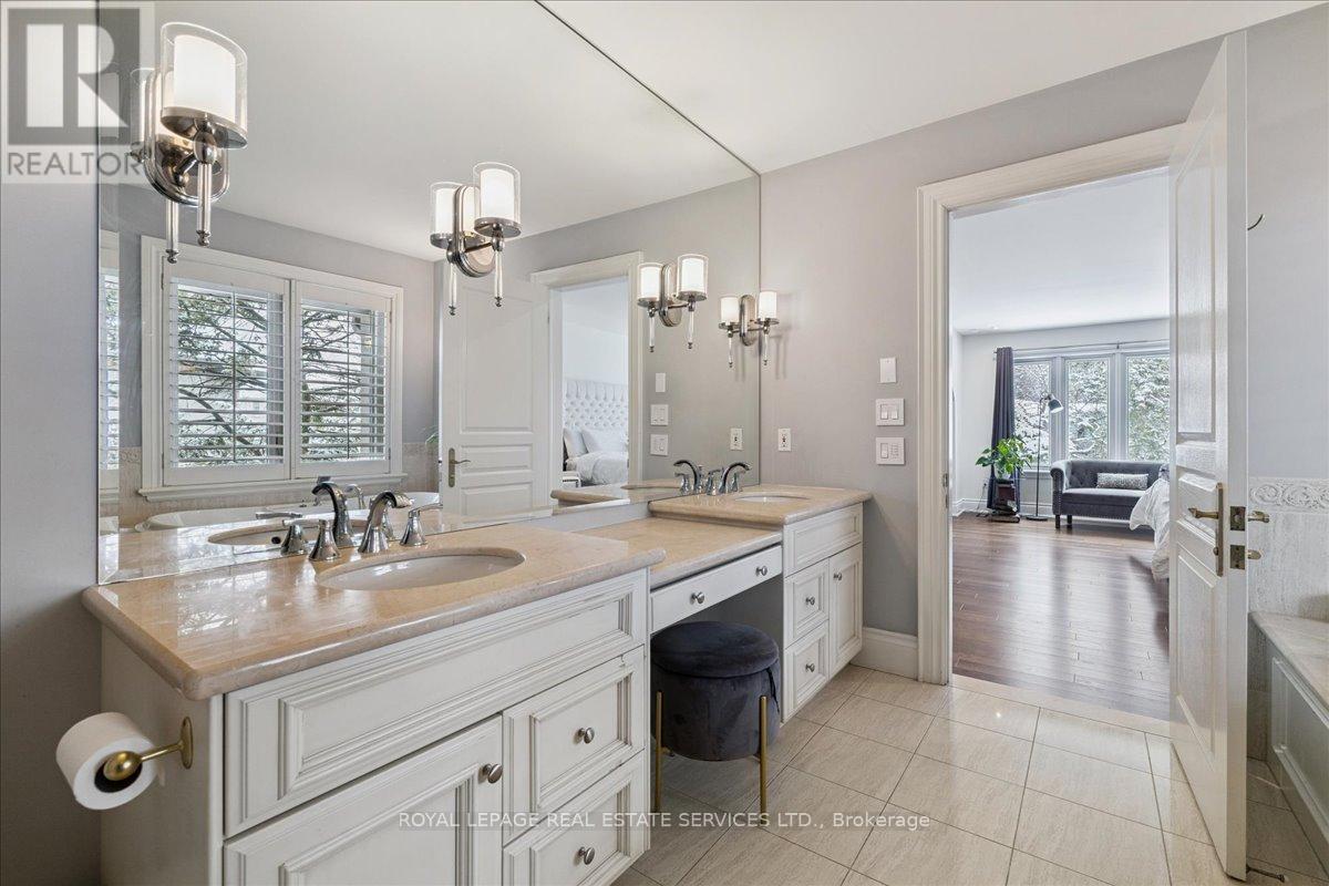 1730 The Pines, Mississauga, Ontario  L5J 4V5 - Photo 23 - W12802370