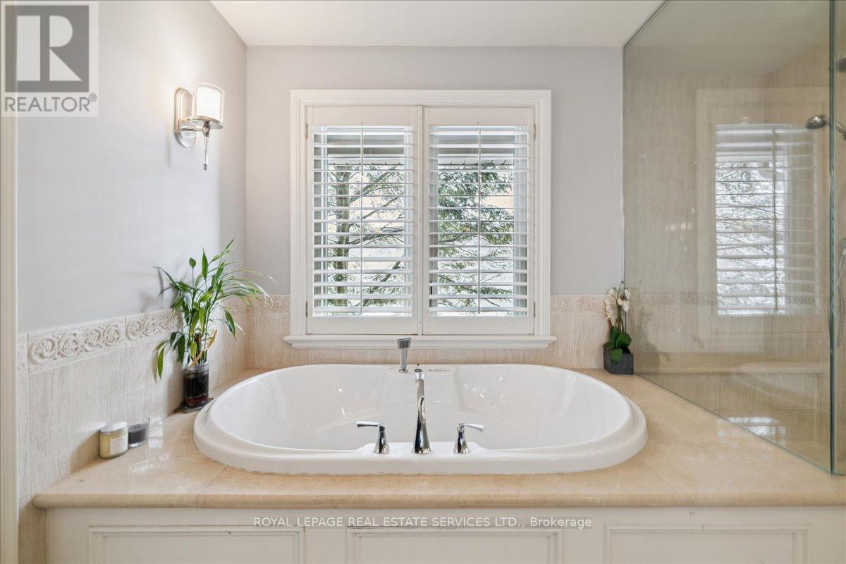 1730 The Pines, Mississauga, Ontario  L5J 4V5 - Photo 24 - W12802370