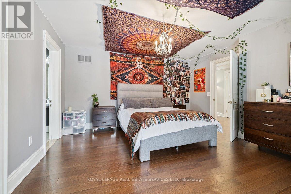 1730 The Pines, Mississauga, Ontario  L5J 4V5 - Photo 28 - W12802370