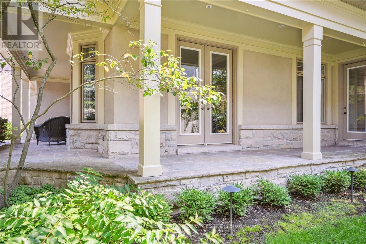 1730 The Pines, Mississauga, Ontario  L5J 4V5 - Photo 3 - W12802370