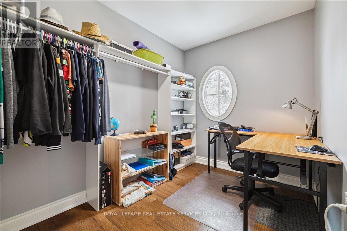 1730 The Pines, Mississauga, Ontario  L5J 4V5 - Photo 31 - W12802370