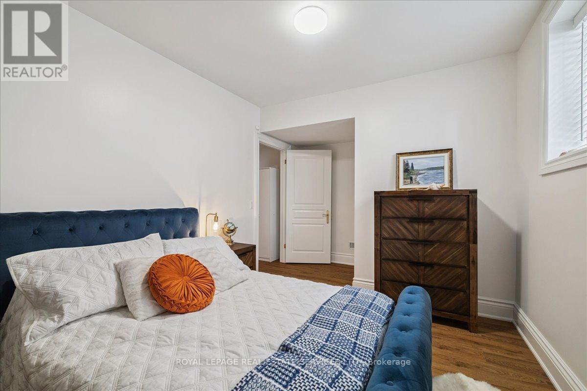 1730 The Pines, Mississauga, Ontario  L5J 4V5 - Photo 38 - W12802370