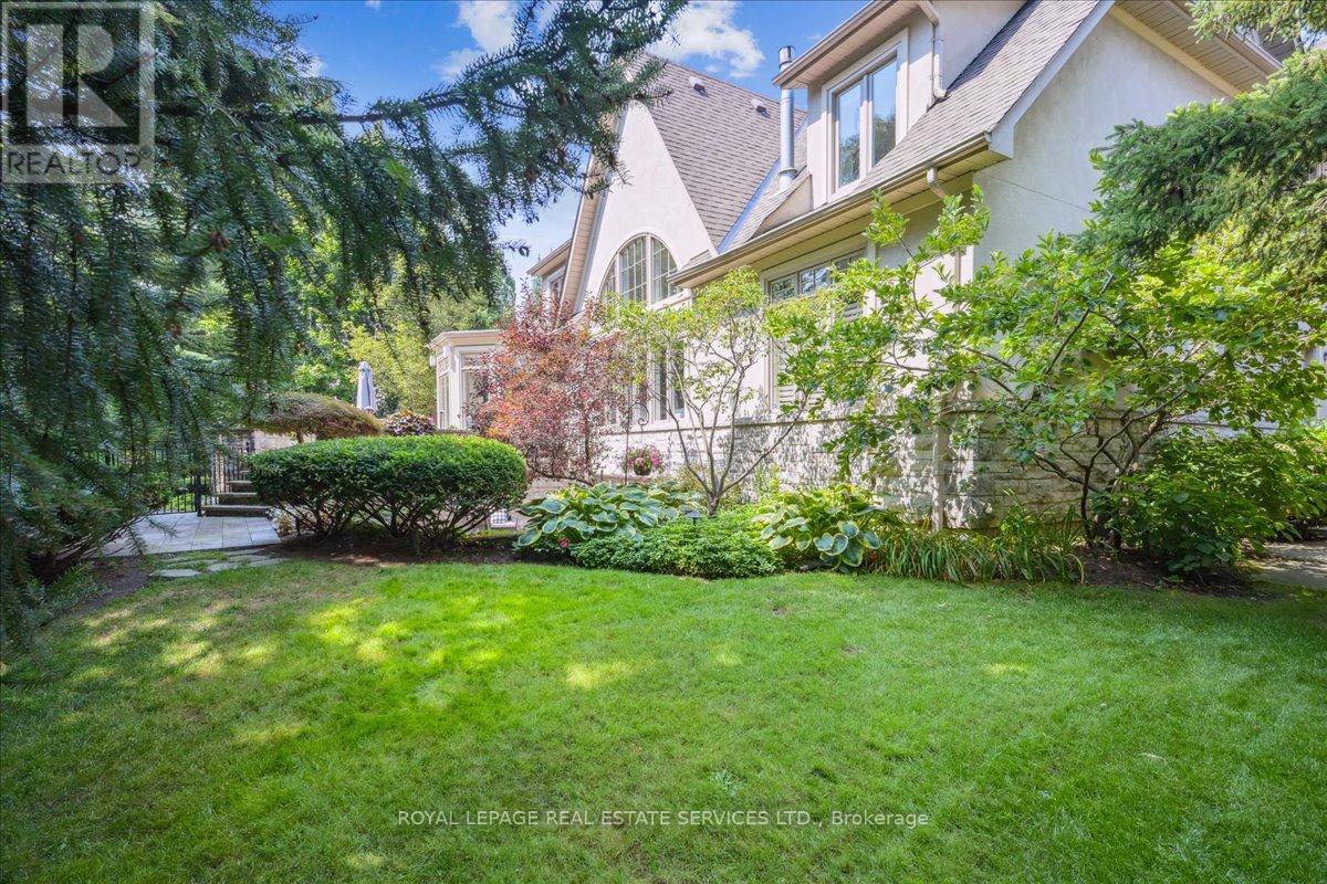 1730 The Pines, Mississauga, Ontario  L5J 4V5 - Photo 42 - W12802370