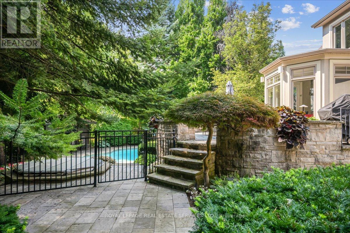 1730 The Pines, Mississauga, Ontario  L5J 4V5 - Photo 44 - W12802370