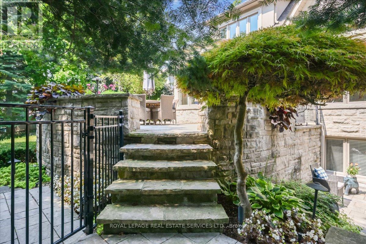 1730 The Pines, Mississauga, Ontario  L5J 4V5 - Photo 47 - W12802370