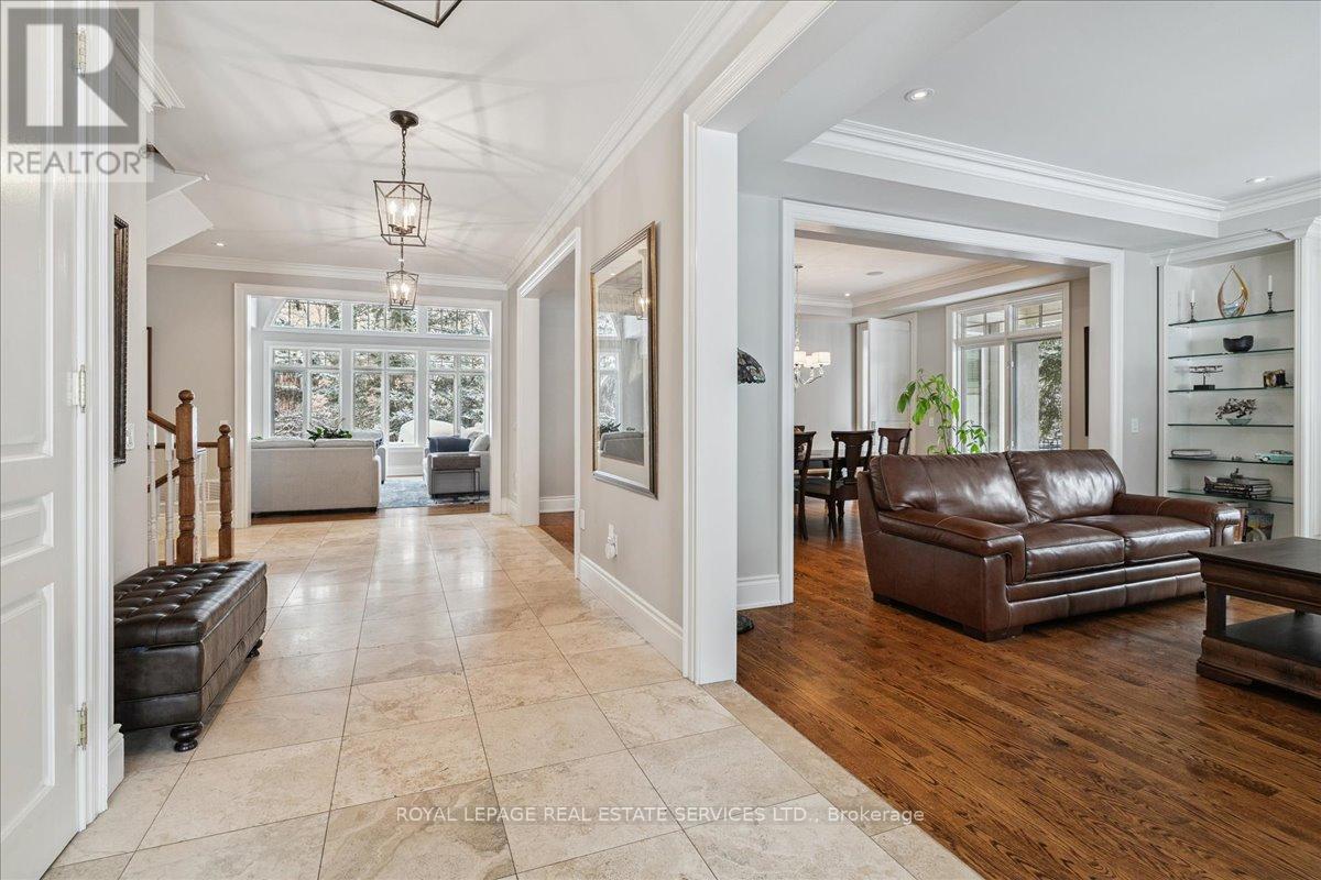 1730 The Pines, Mississauga, Ontario  L5J 4V5 - Photo 5 - W12802370