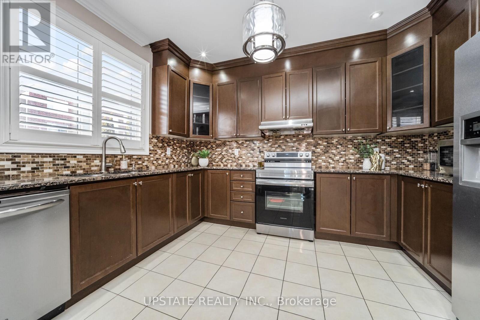 24 Haywood Drive, Brampton, Ontario  L6X 0W1 - Photo 16 - W12802376