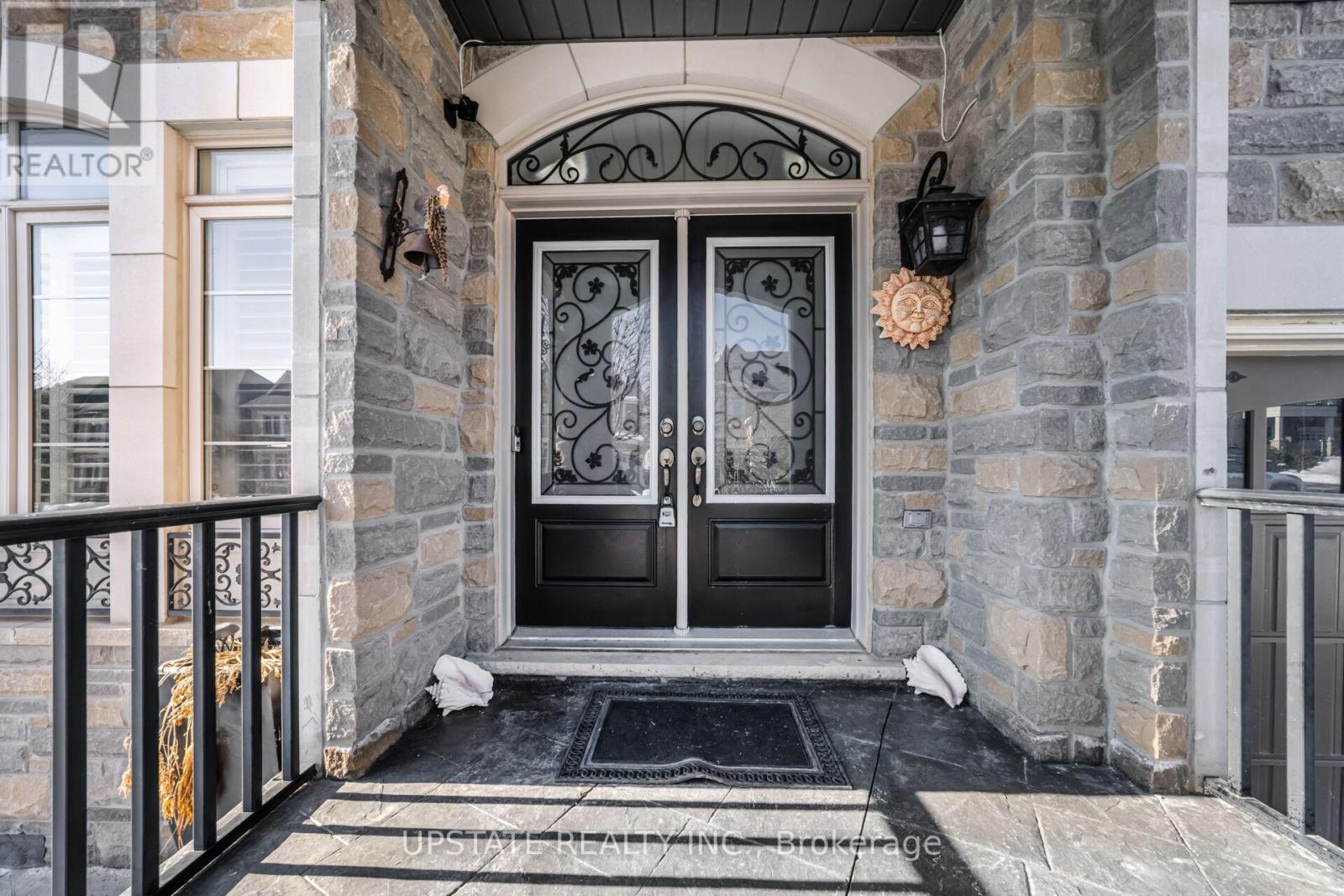 24 Haywood Drive, Brampton, Ontario  L6X 0W1 - Photo 2 - W12802376