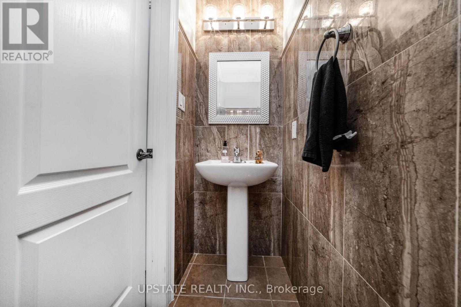 24 Haywood Drive, Brampton, Ontario  L6X 0W1 - Photo 22 - W12802376