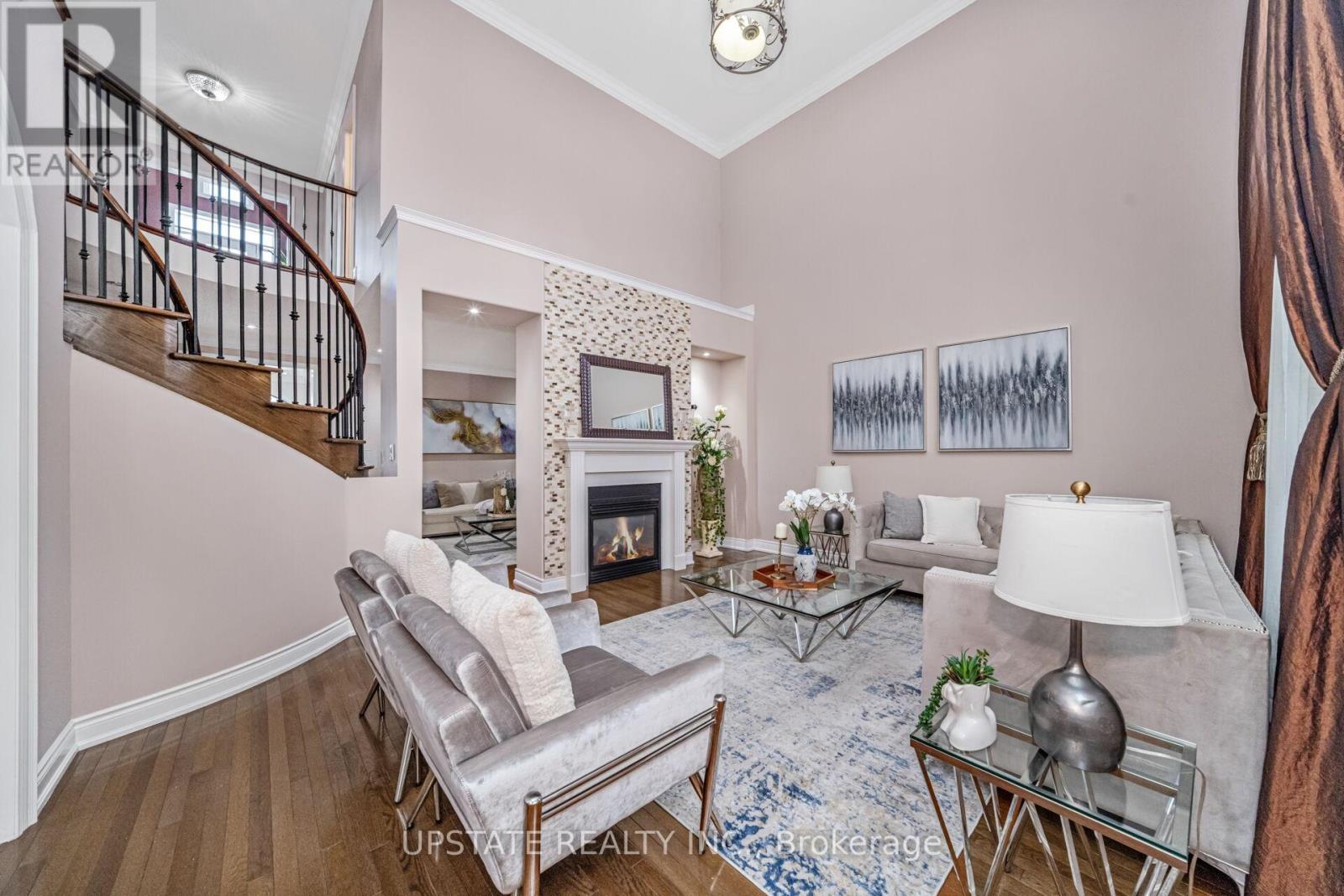 24 Haywood Drive, Brampton, Ontario  L6X 0W1 - Photo 9 - W12802376