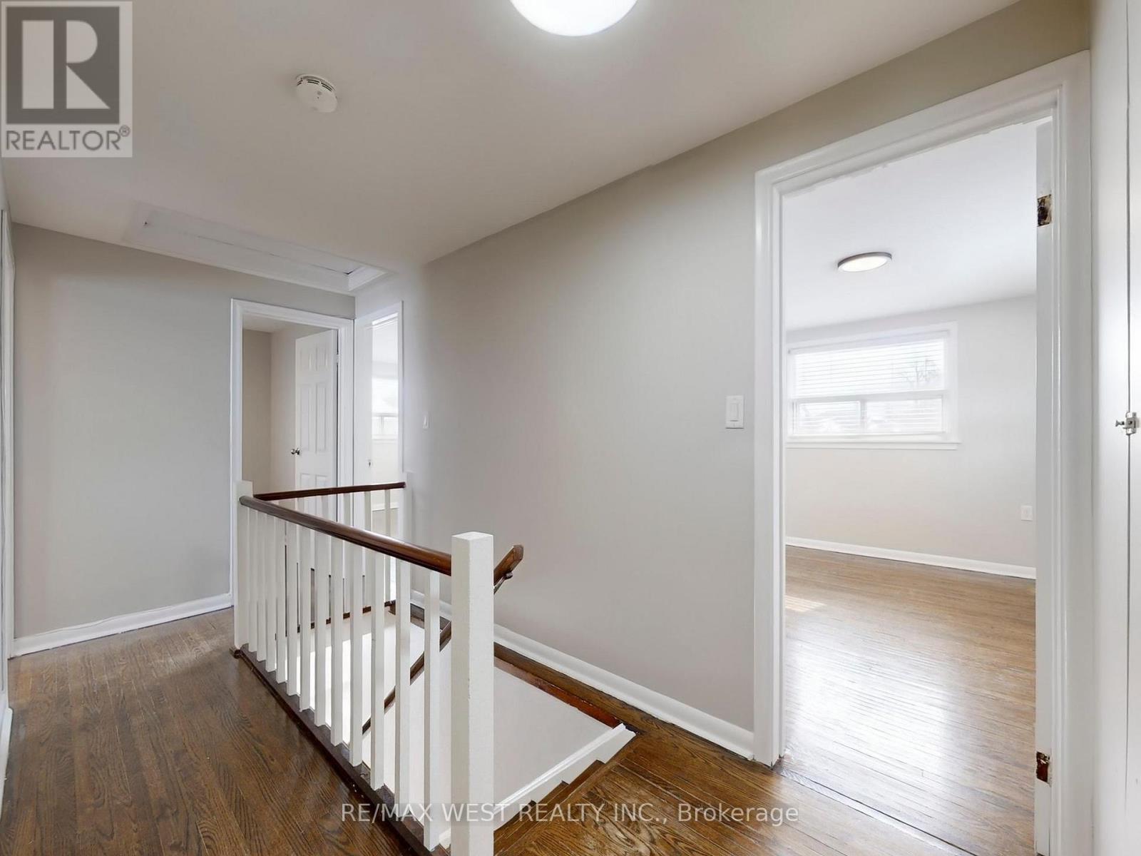 16 Upwood Avenue, Toronto, Ontario  M6L 3A5 - Photo 19 - W12802396