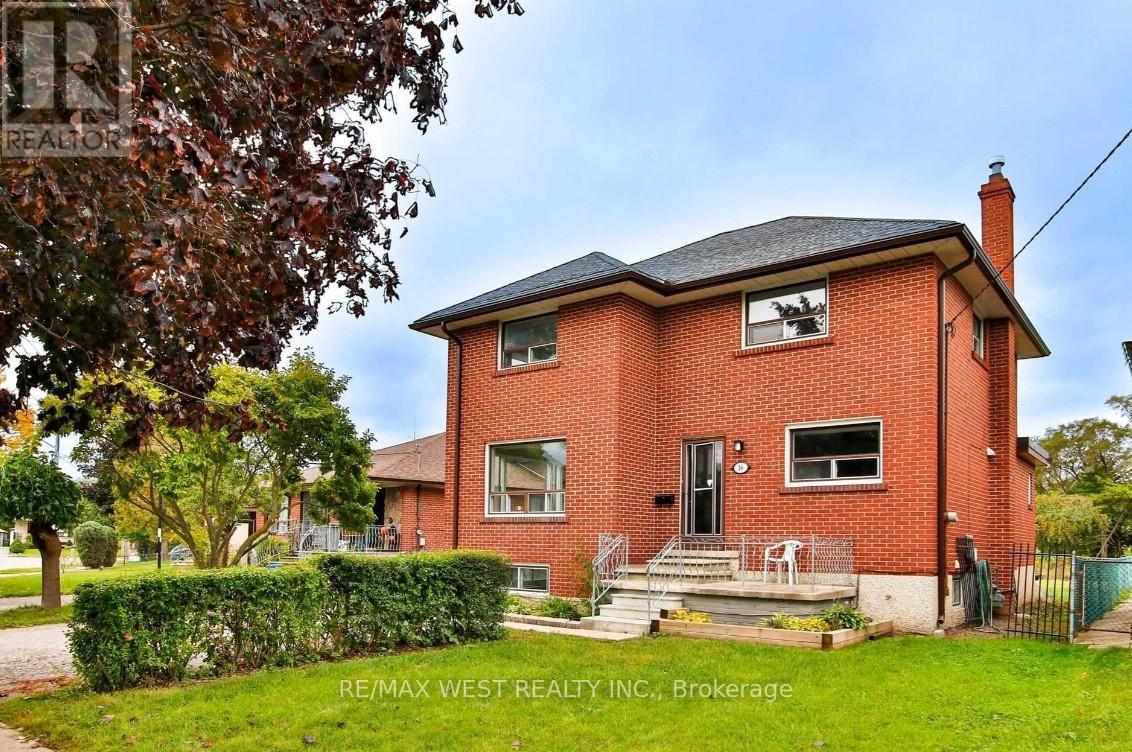 16 Upwood Avenue, Toronto, Ontario  M6L 3A5 - Photo 2 - W12802396