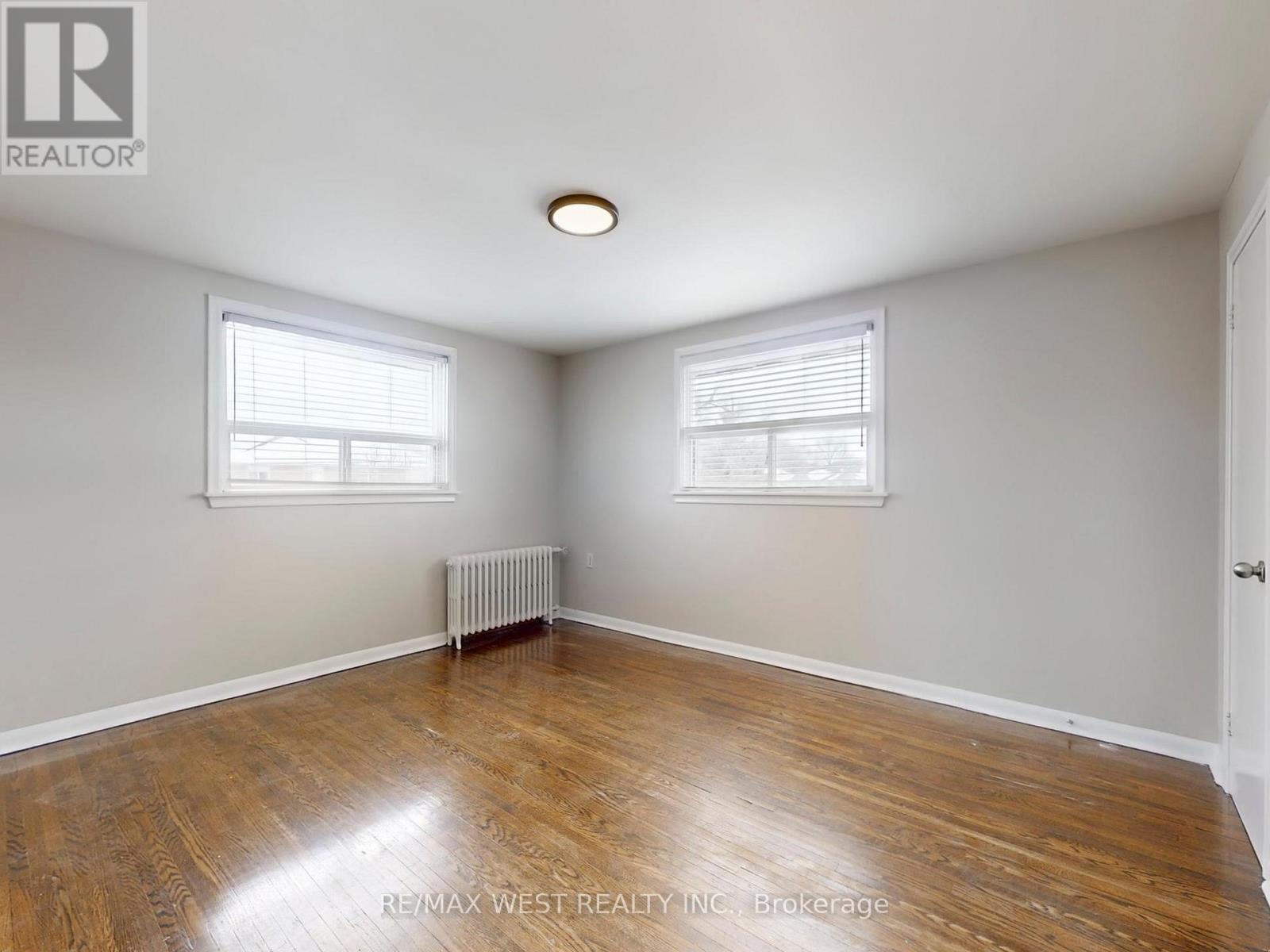 16 Upwood Avenue, Toronto, Ontario  M6L 3A5 - Photo 20 - W12802396