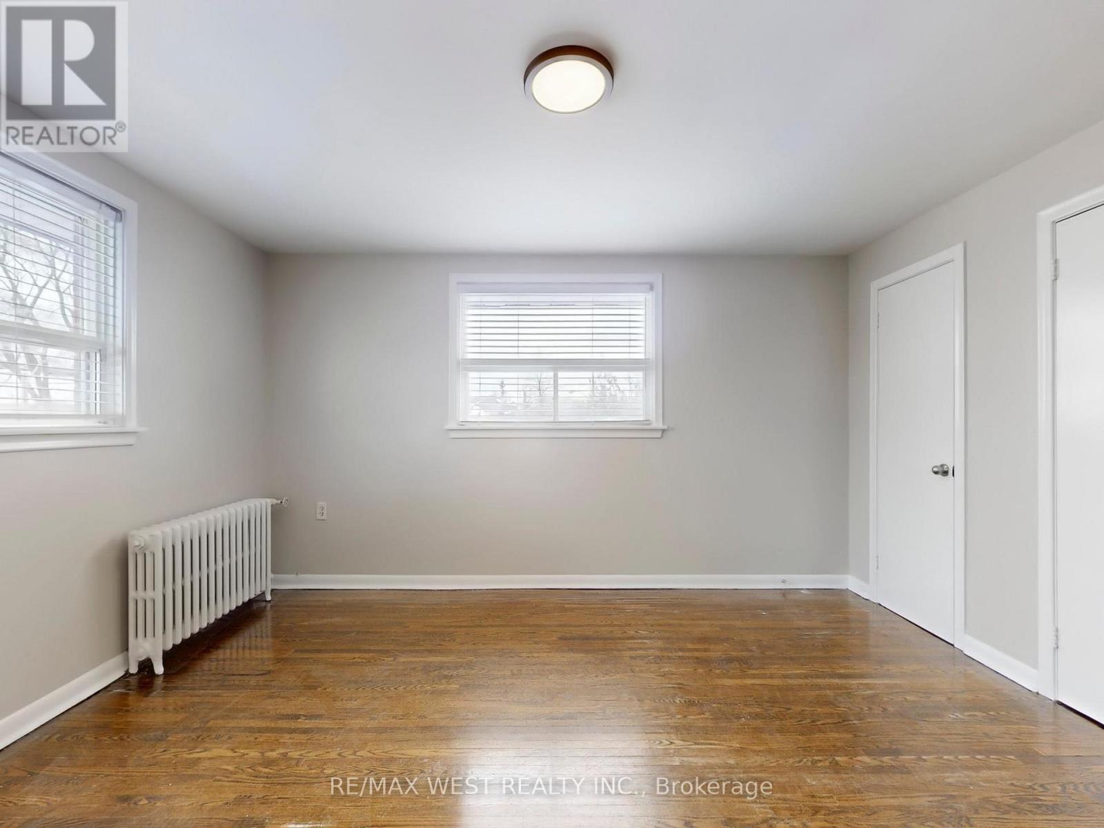 16 Upwood Avenue, Toronto, Ontario  M6L 3A5 - Photo 23 - W12802396