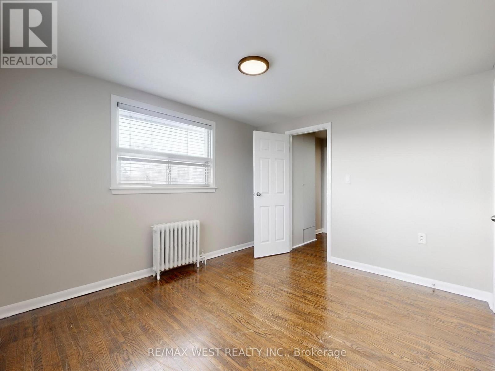 16 Upwood Avenue, Toronto, Ontario  M6L 3A5 - Photo 31 - W12802396