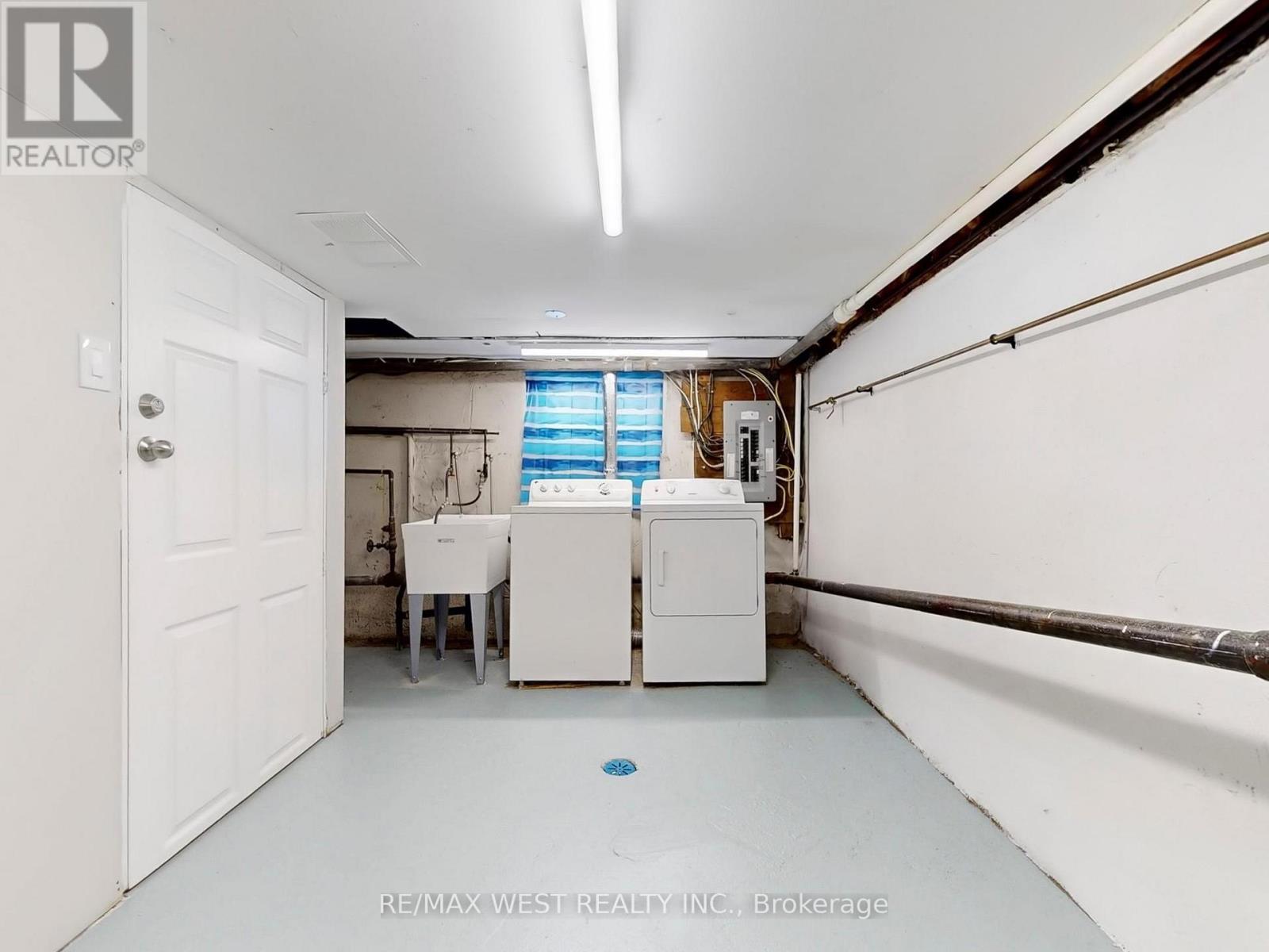 16 Upwood Avenue, Toronto, Ontario  M6L 3A5 - Photo 46 - W12802396