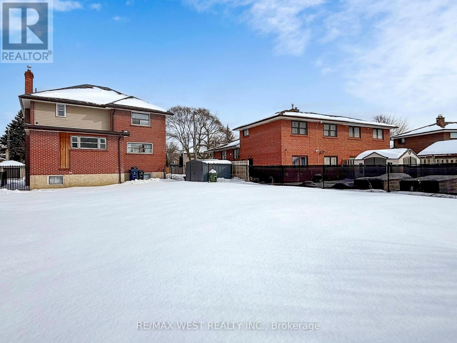 16 Upwood Avenue, Toronto, Ontario  M6L 3A5 - Photo 48 - W12802396