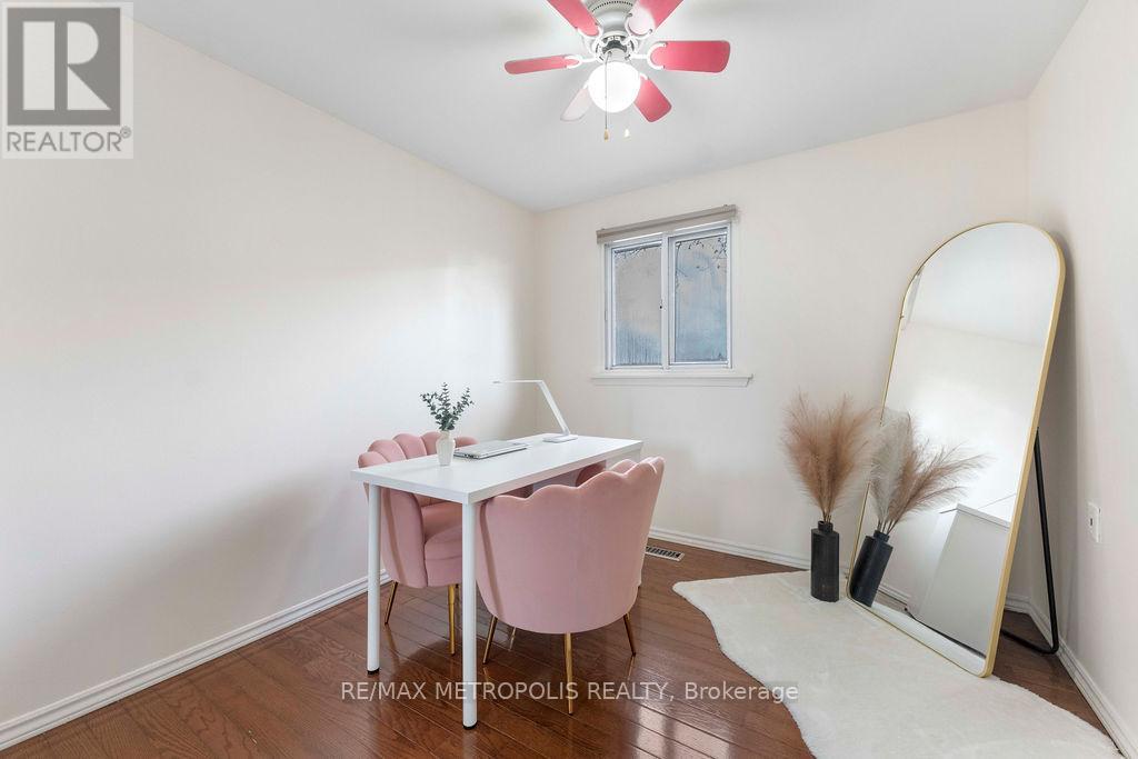 295 Fleetwood Crescent, Brampton, Ontario  L6T 2E7 - Photo 17 - W12802438