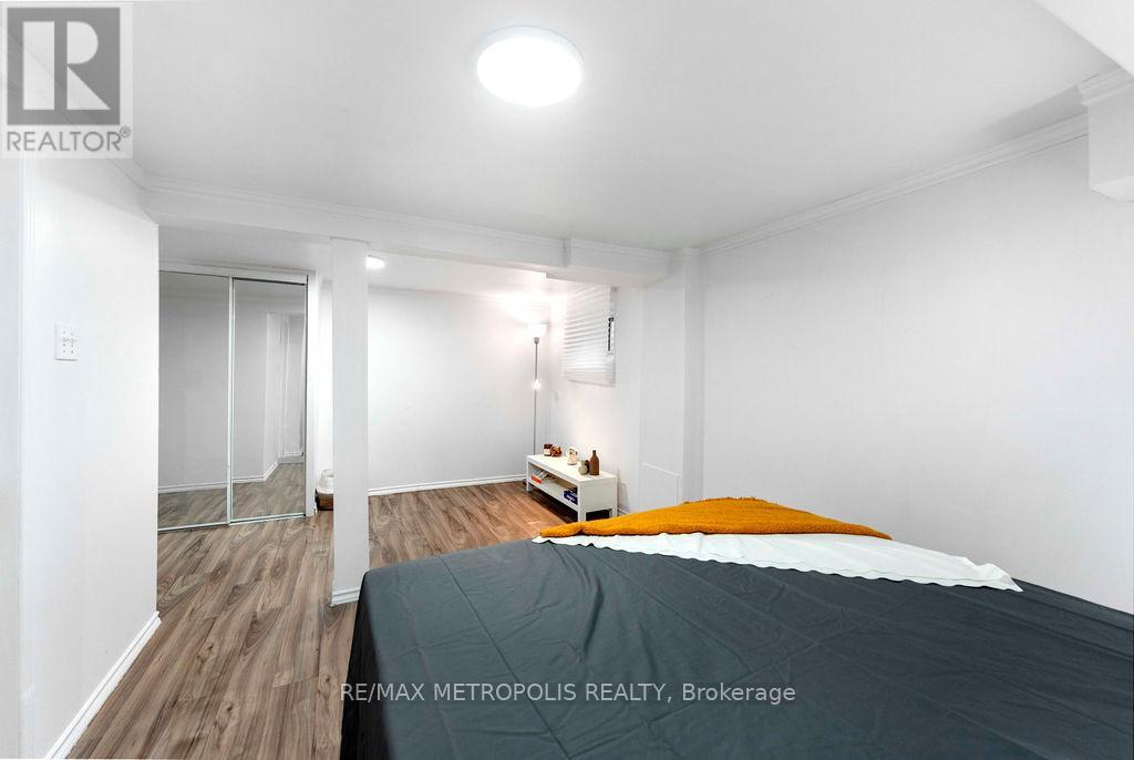 295 Fleetwood Crescent, Brampton, Ontario  L6T 2E7 - Photo 36 - W12802438