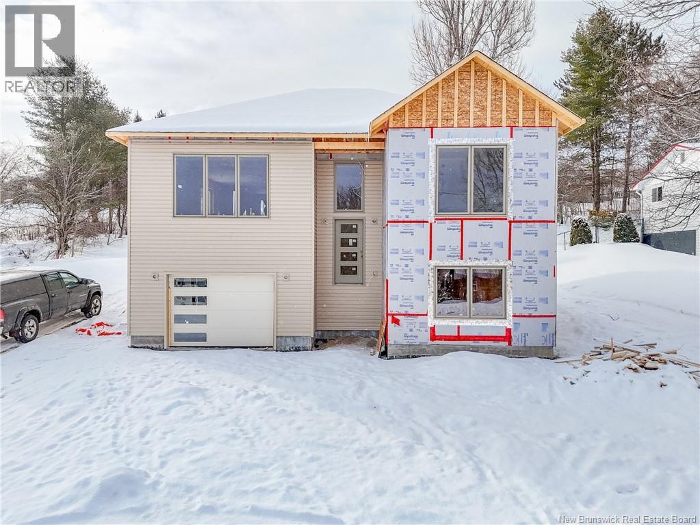 <h3>$728,000</h3><p>16 Mayflower Street, Fredericton, New Brunswick</p>