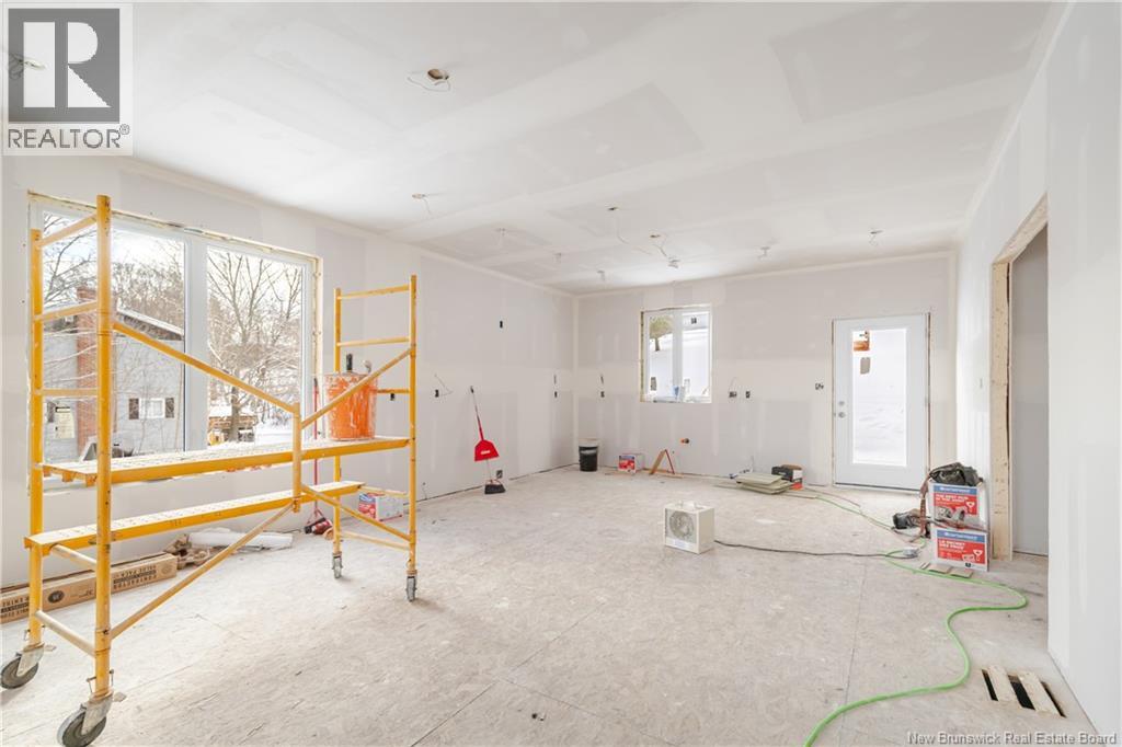 16 Mayflower Street, Fredericton, New Brunswick E3C 1L5 - Photo 3 - NB133855