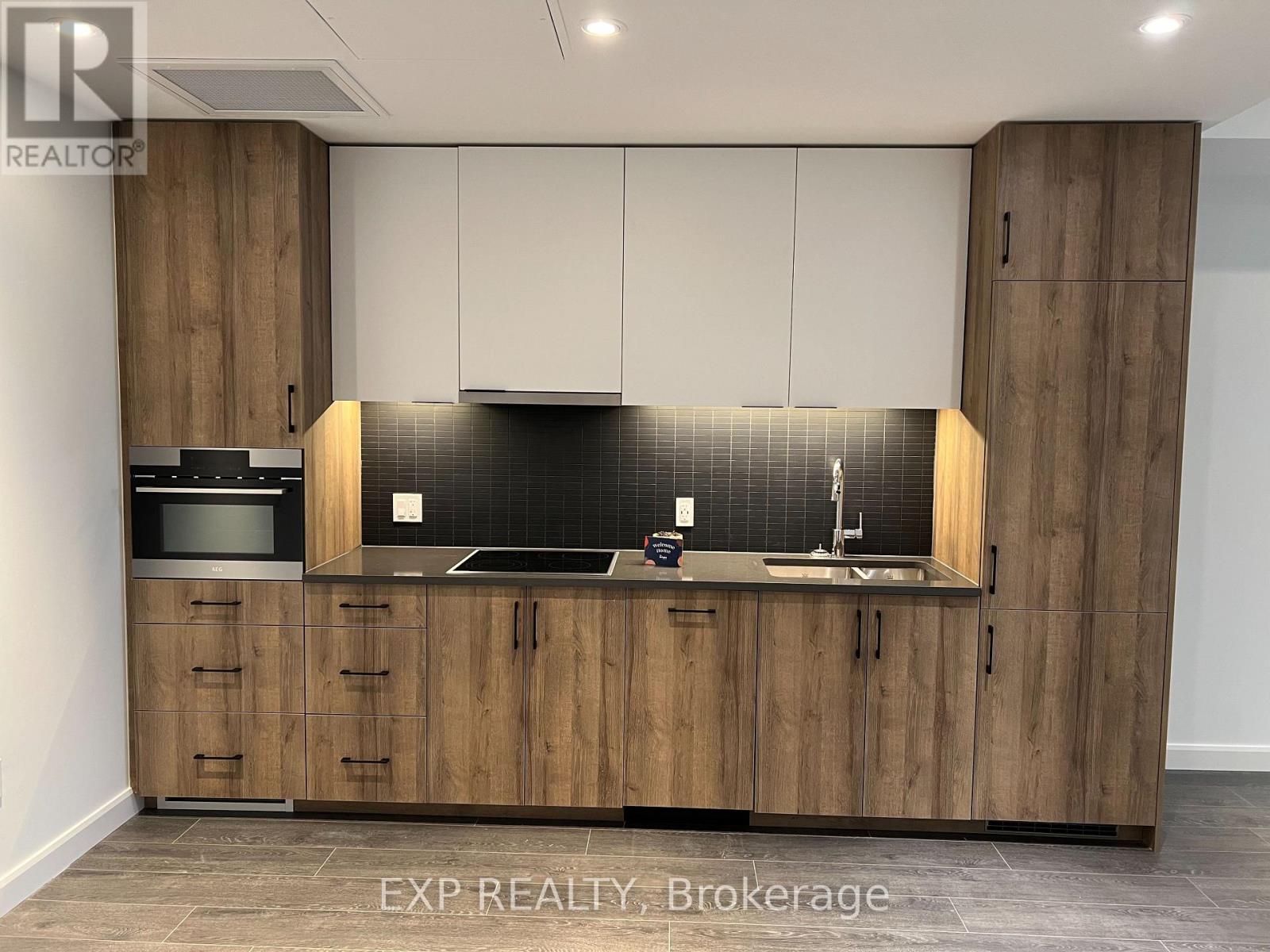 705 - 741 King Street W, Kitchener, Ontario  N2G 1E5 - Photo 6 - X12802284