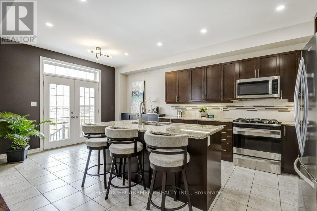 20 Bousfield Court, Hamilton, Ontario  L8B 0T3 - Photo 11 - X12802290