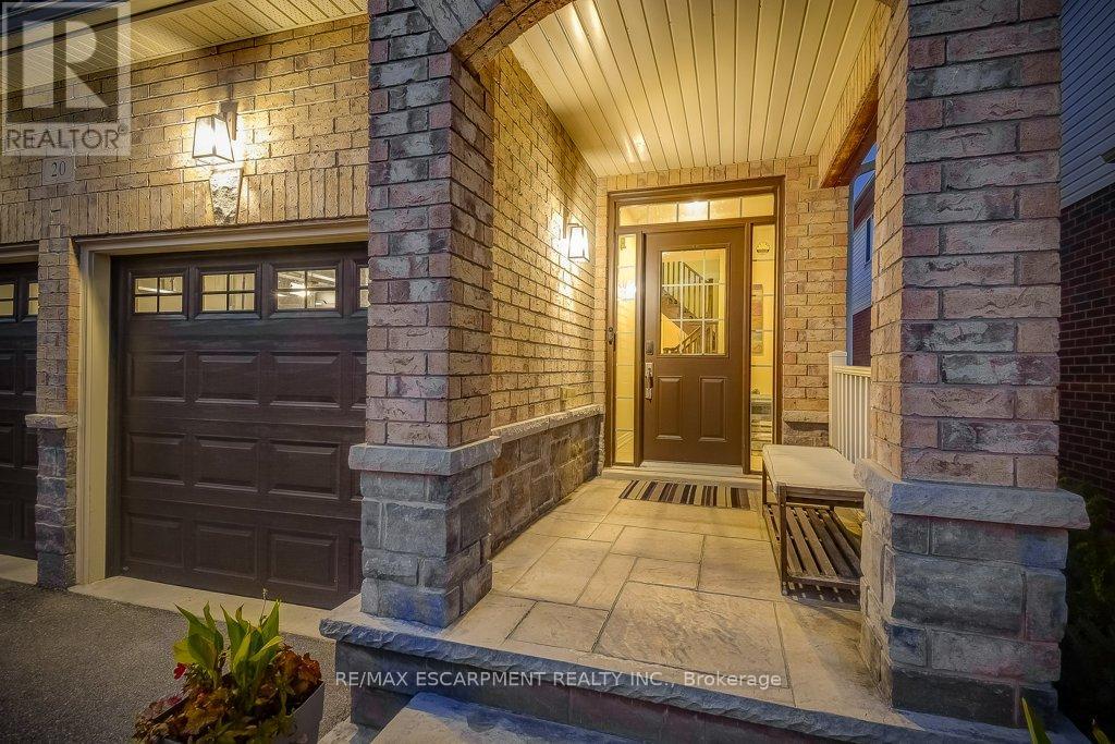 20 Bousfield Court, Hamilton, Ontario  L8B 0T3 - Photo 3 - X12802290