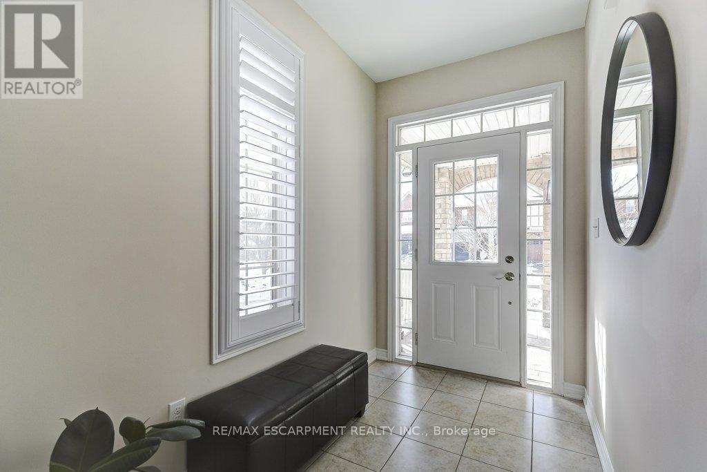 20 Bousfield Court, Hamilton, Ontario  L8B 0T3 - Photo 5 - X12802290