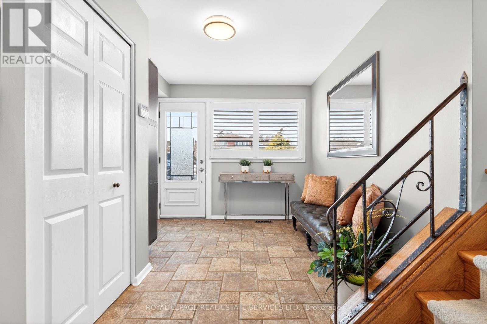 15 Belair Drive, Hamilton, Ontario  L9A 2Z3 - Photo 5 - X12802356