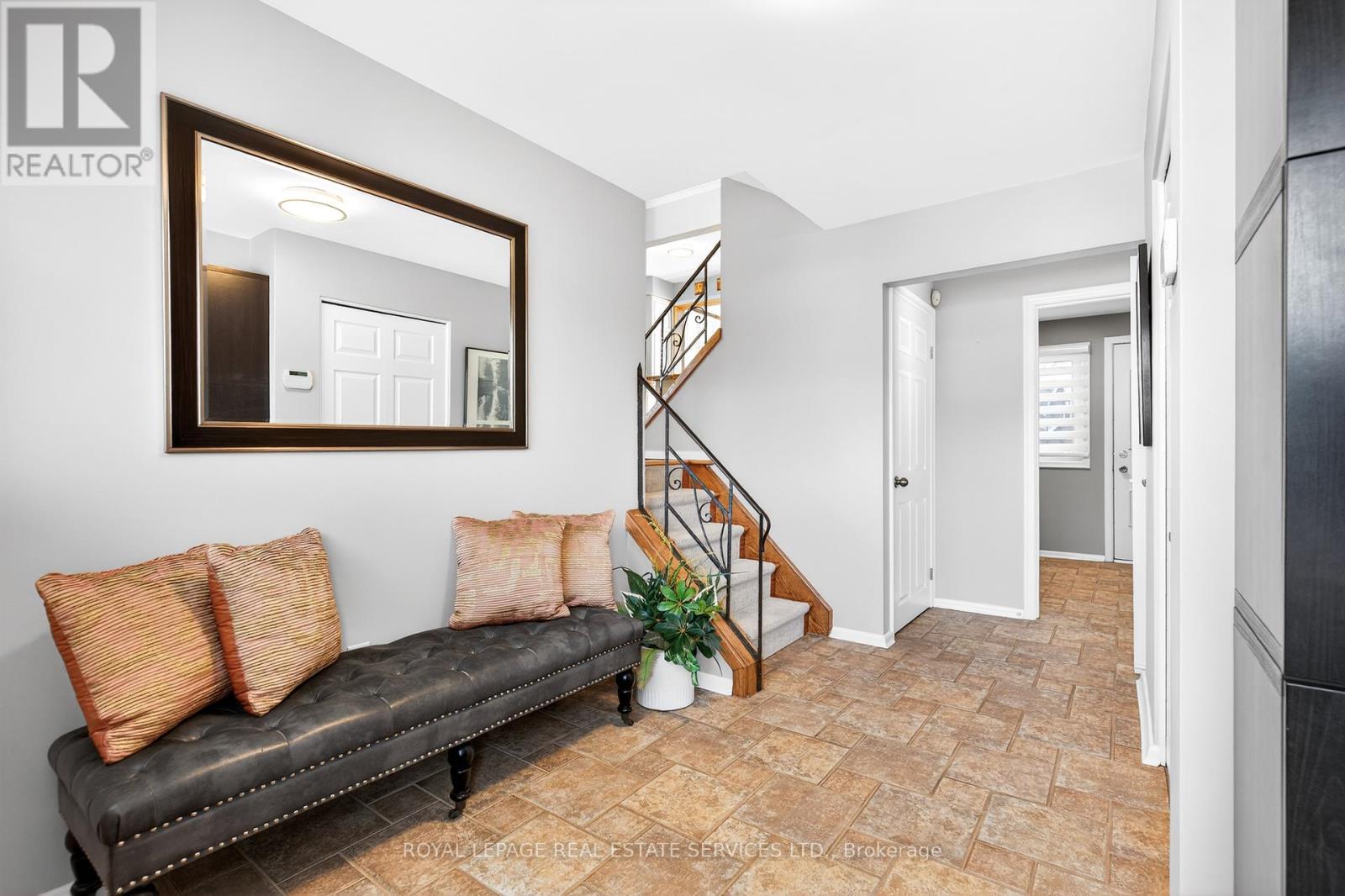 15 Belair Drive, Hamilton, Ontario  L9A 2Z3 - Photo 6 - X12802356