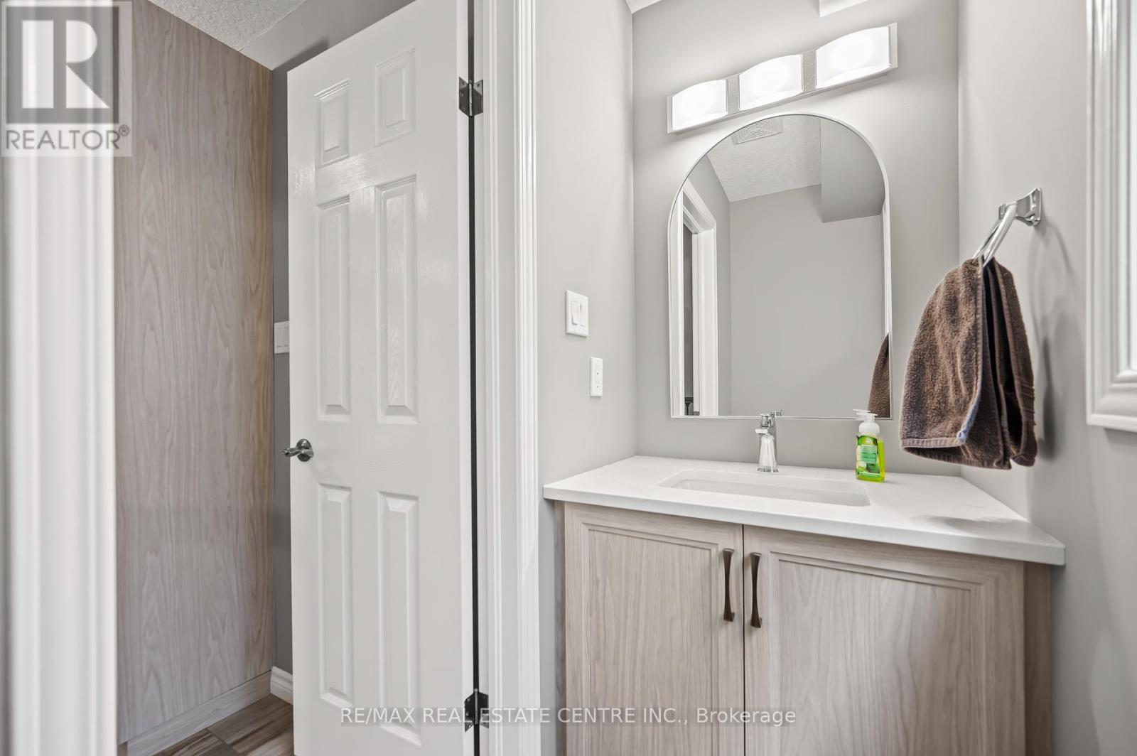 55 Lilywood Drive, Cambridge, Ontario  N1P 1G9 - Photo 14 - X12802366