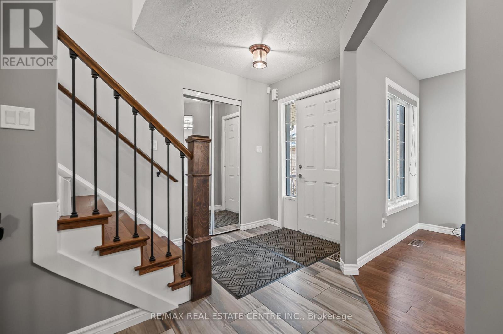 55 Lilywood Drive, Cambridge, Ontario  N1P 1G9 - Photo 5 - X12802366