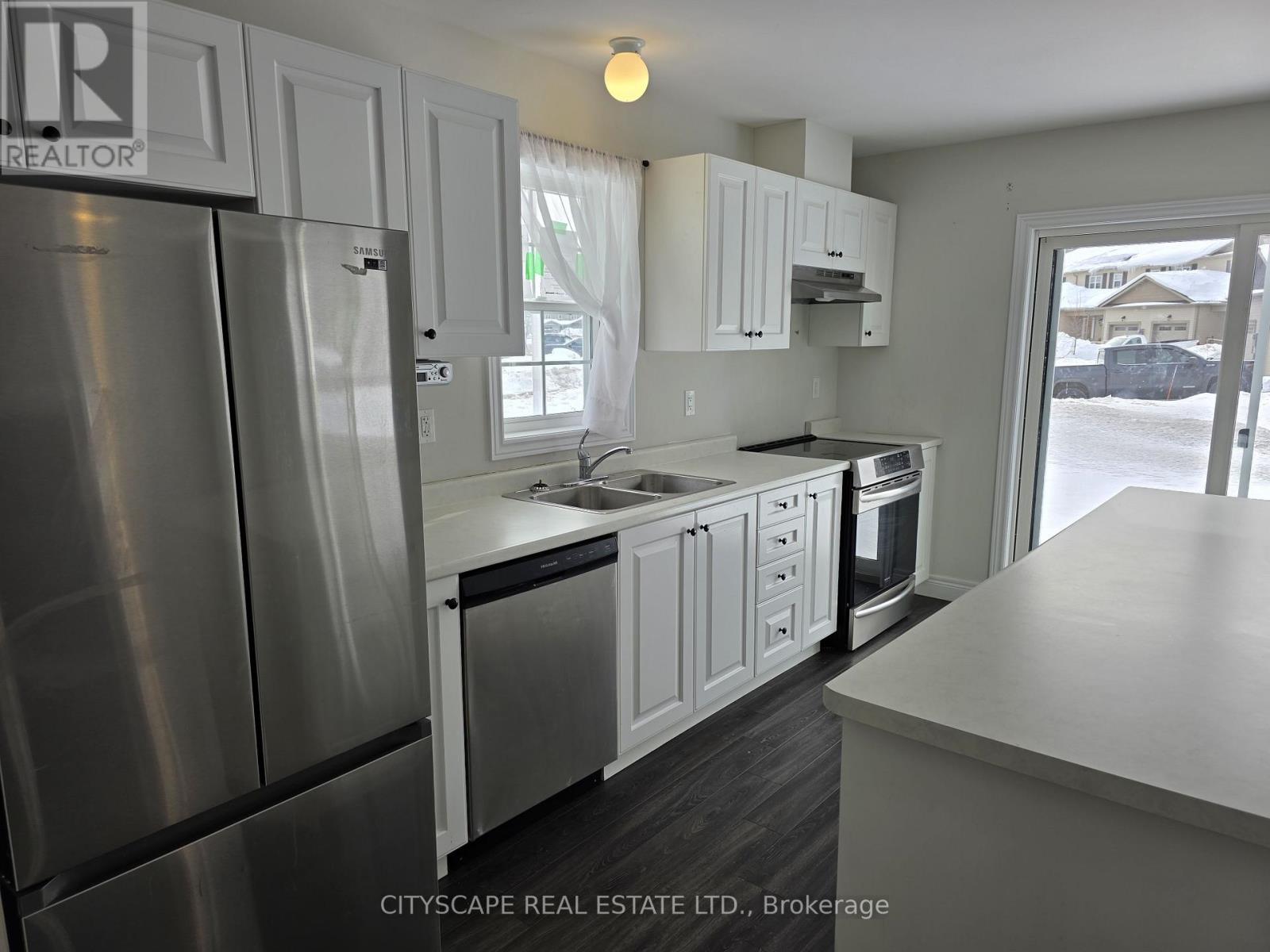 180 Wild Rose Drive, Gravenhurst (Muskoka (S)), Ontario  P1P 0B4 - Photo 11 - X12802418