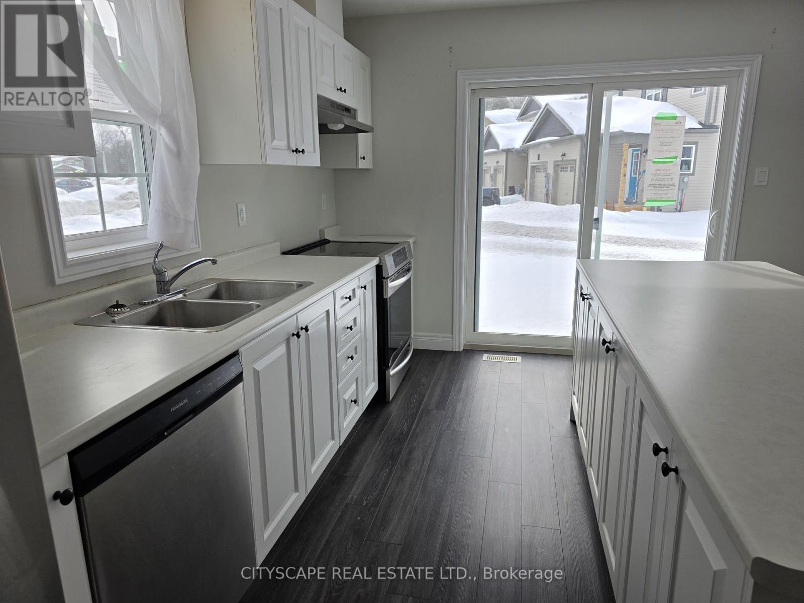 180 Wild Rose Drive, Gravenhurst (Muskoka (S)), Ontario  P1P 0B4 - Photo 12 - X12802418