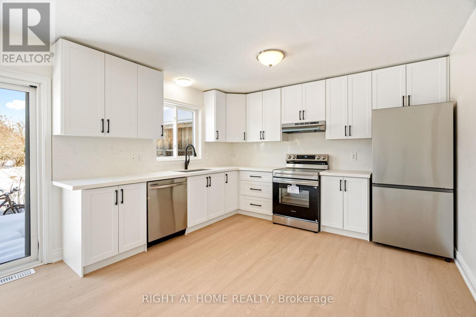 254 Maude Street, Mississippi Mills, Ontario  K0A 1A0 - Photo 10 - X12802428