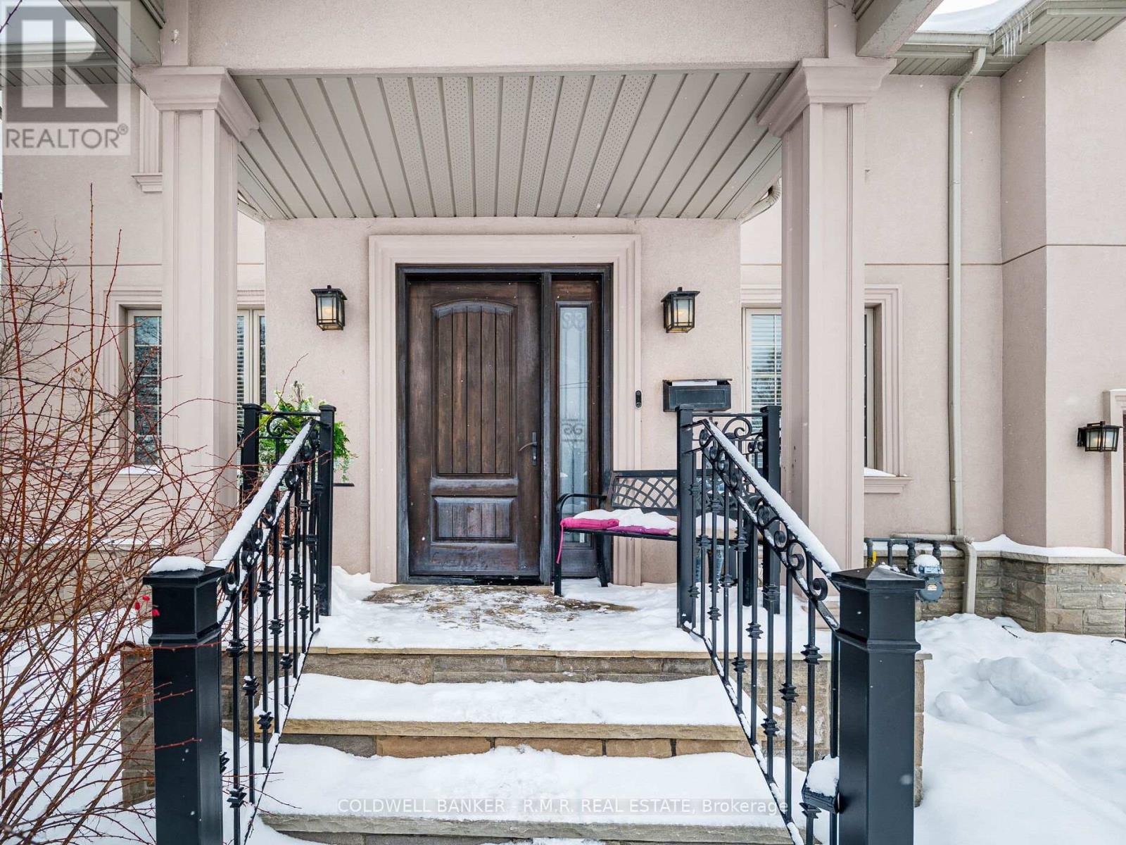 17 Lockheed Boulevard, Toronto, Ontario  M9P 2H5 - Photo 3 - W12802644