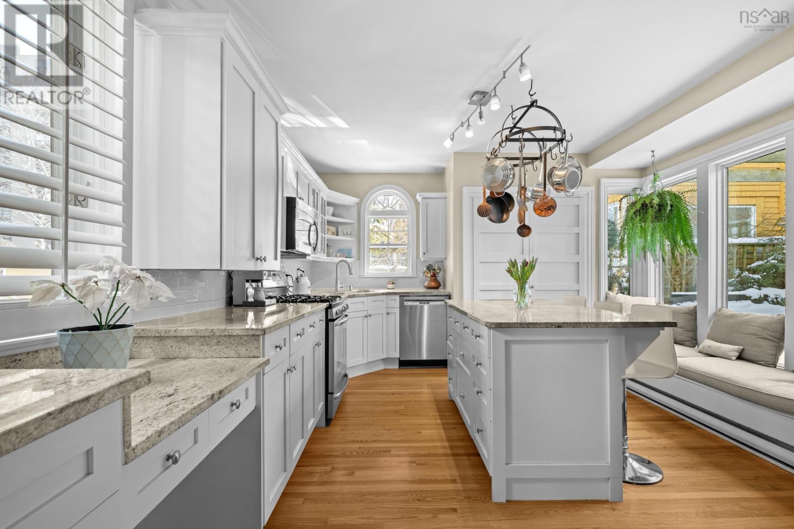 5742 Victoria Road, Halifax, Nova Scotia  B3H 1N2 - Photo 17 - 202603053