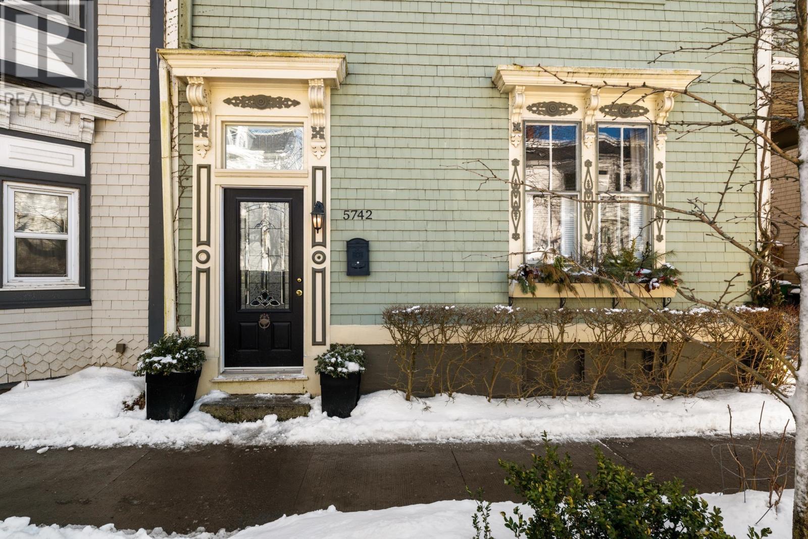 5742 Victoria Road, Halifax, Nova Scotia  B3H 1N2 - Photo 2 - 202603053