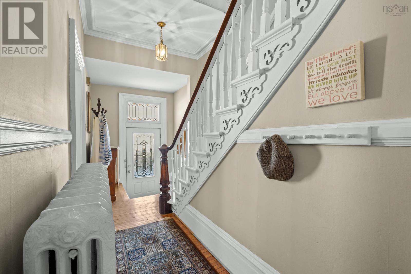 5742 Victoria Road, Halifax, Nova Scotia  B3H 1N2 - Photo 6 - 202603053