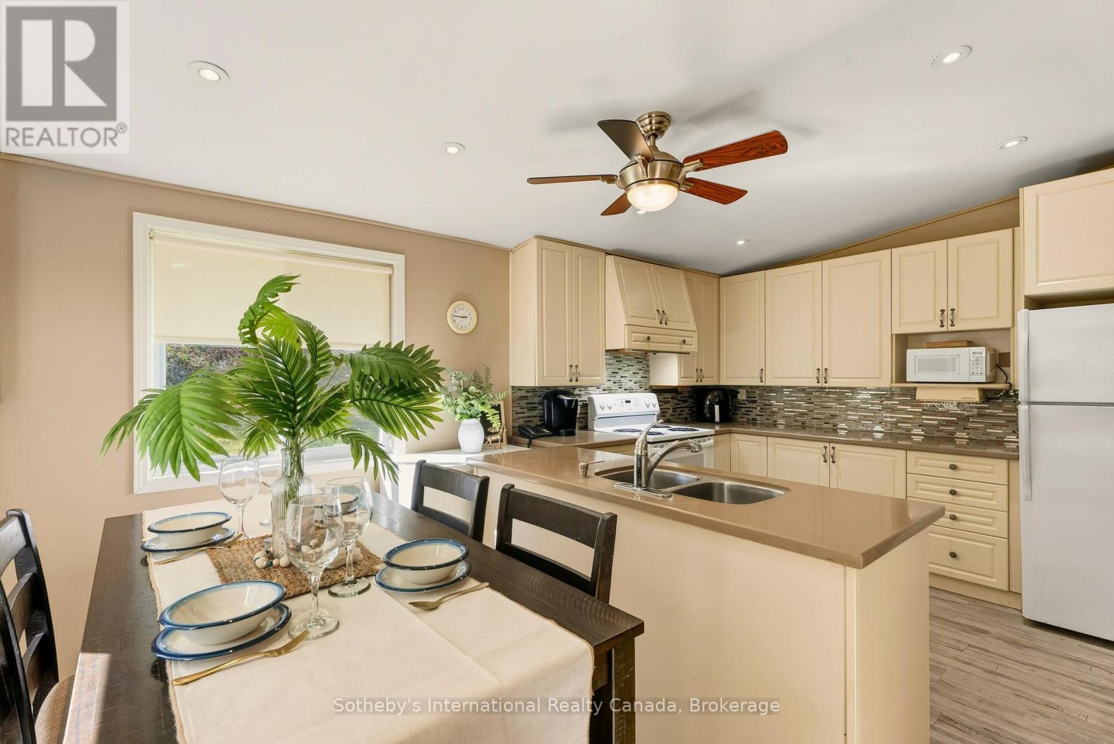 1161 NORTH KAHSHE LAKE ROAD, Gravenhurst, Ontario